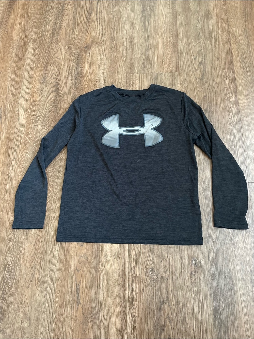 Under Armour HeatGear Long Sleeve Tee - Black Logo Shirt Boys Size Youth M